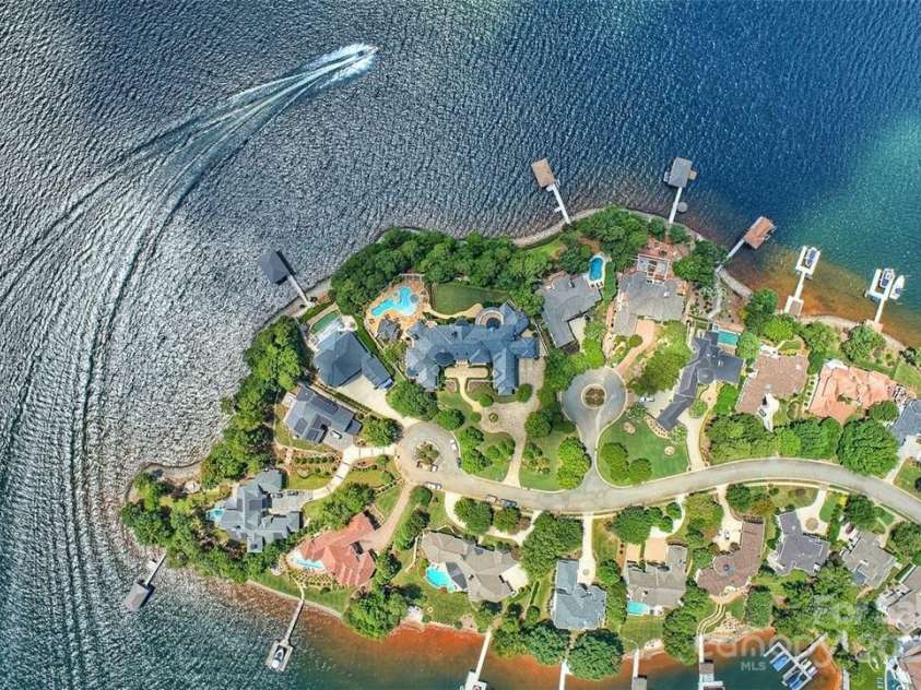 18019 Harbor Light Boulevard, Cornelius, NC 28031.  MLS# CAR3895525, YatesRealty ID 1. 