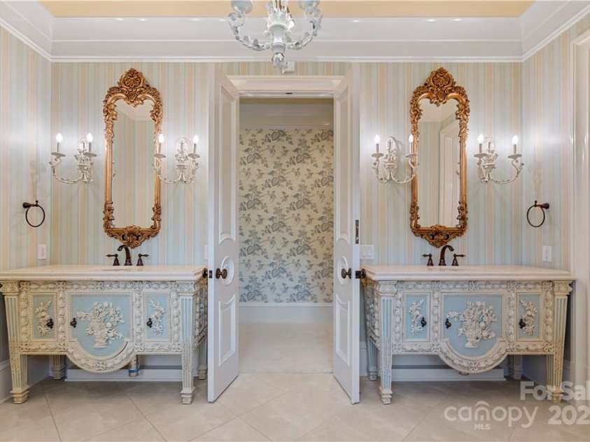 18019 Harbor Light Boulevard, Cornelius, NC 28031.  MLS# CAR3895525, YatesRealty ID 1. GUEST BATH