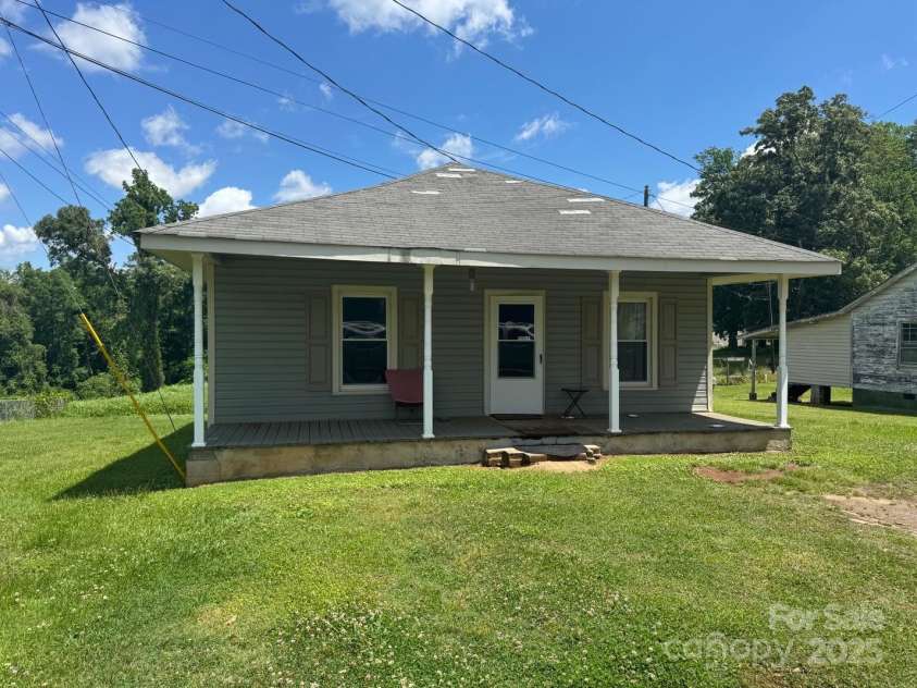 206 13th Street, Belmont, NC 28012.  MLS# CAR4257702, YatesRealty ID 10. 