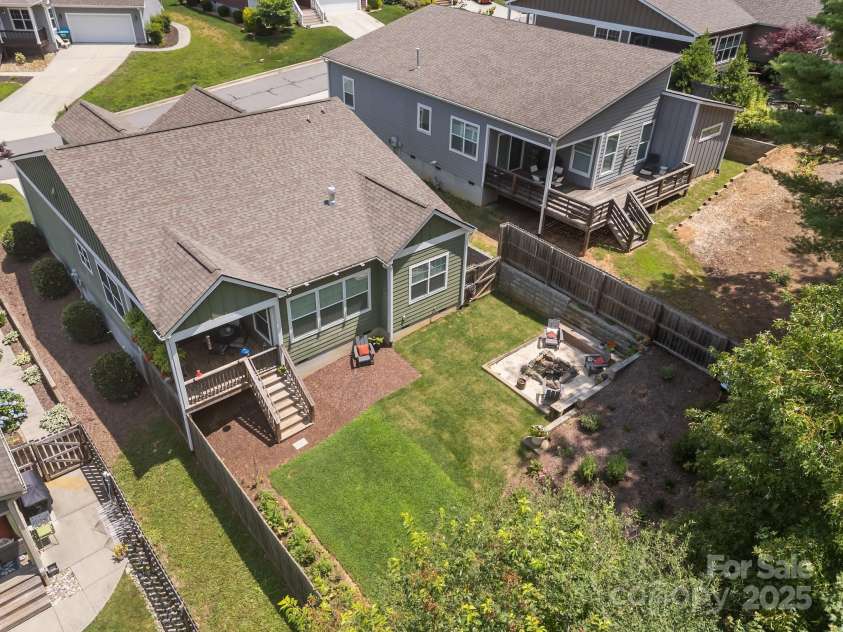 5 Meeting Street, Asheville, NC 28803.  MLS# CAR4298172, YatesRealty ID 10. Aerial view of backyard