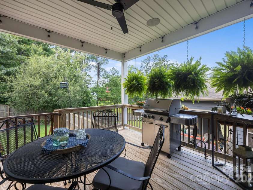 5 Meeting Street, Asheville, NC 28803.  MLS# CAR4298172, YatesRealty ID 10. Covered dining area