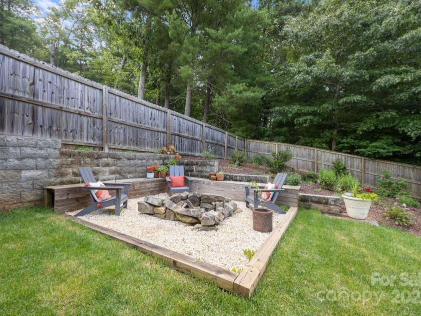 5 Meeting Street, Asheville, NC 28803.  MLS# CAR4298172, YatesRealty ID 10. Enjoy the fire pit