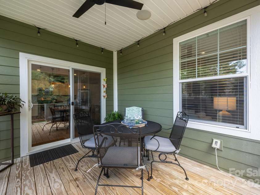 5 Meeting Street, Asheville, NC 28803.  MLS# CAR4298172, YatesRealty ID 10. Seamless indoor/outdoor dining