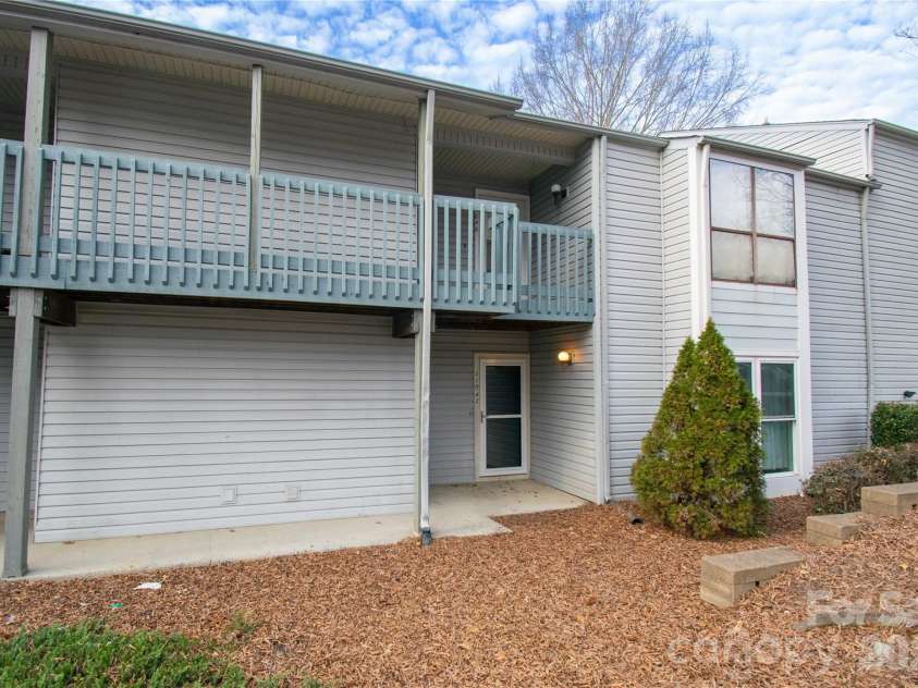 11042 Harrowfield Road, Charlotte, NC 28226.  MLS# CAR4330672, YatesRealty ID 1000. 