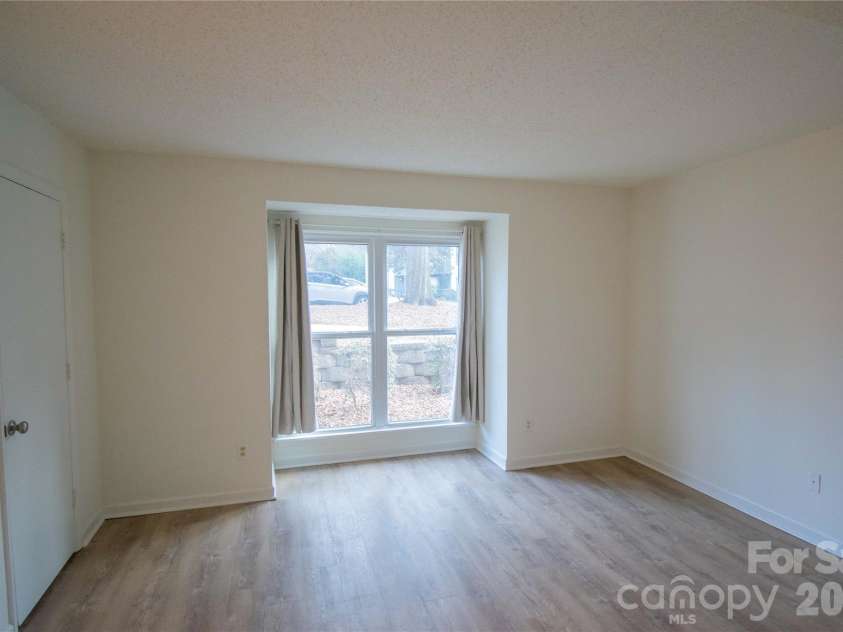 11042 Harrowfield Road, Charlotte, NC 28226.  MLS# CAR4330672, YatesRealty ID 1000. 