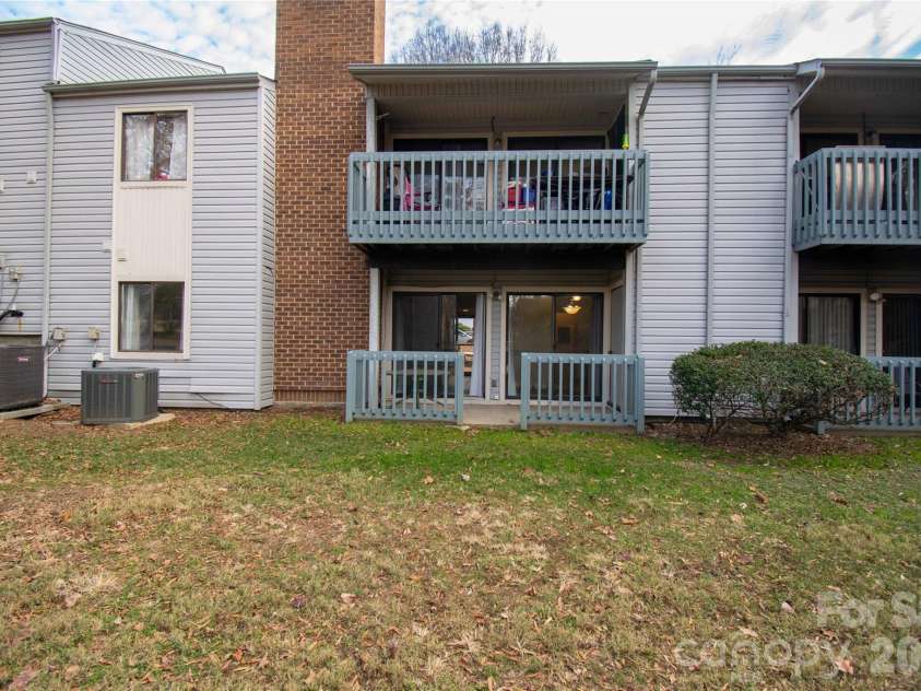 11042 Harrowfield Road, Charlotte, NC 28226.  MLS# CAR4330672, YatesRealty ID 1000. 