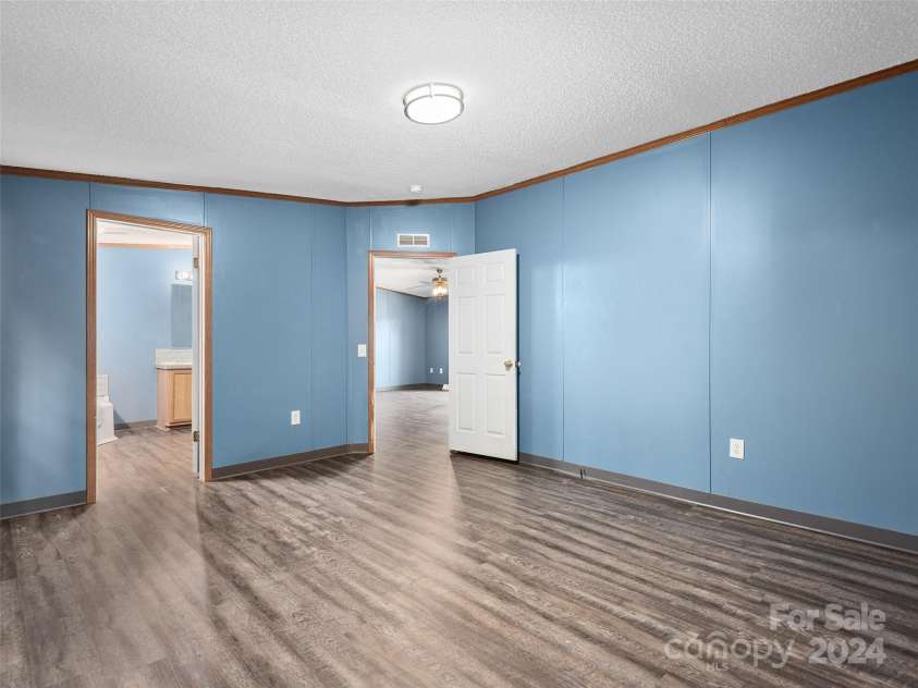 33 Goose Creek Road, Swannanoa, NC 28778.  MLS# CAR4174753, YatesRealty ID 1000. 