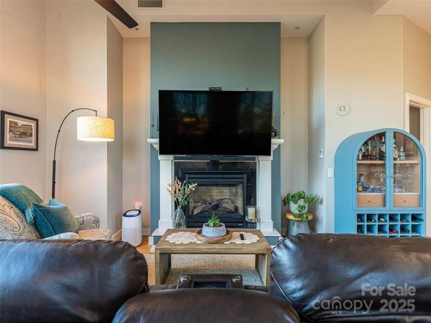 60 Market Street, Asheville, NC 28801.  MLS# CAR4321764, YatesRealty ID 1000. 