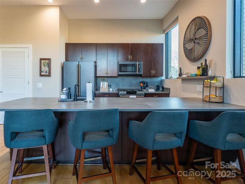 60 Market Street, Asheville, NC 28801.  MLS# CAR4321764, YatesRealty ID 1000. 