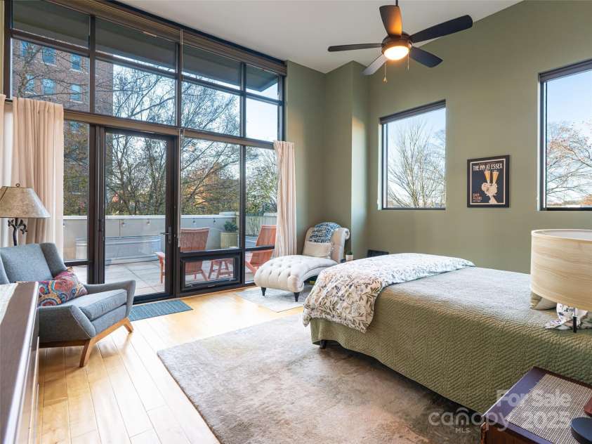 60 Market Street, Asheville, NC 28801.  MLS# CAR4321764, YatesRealty ID 1000. 