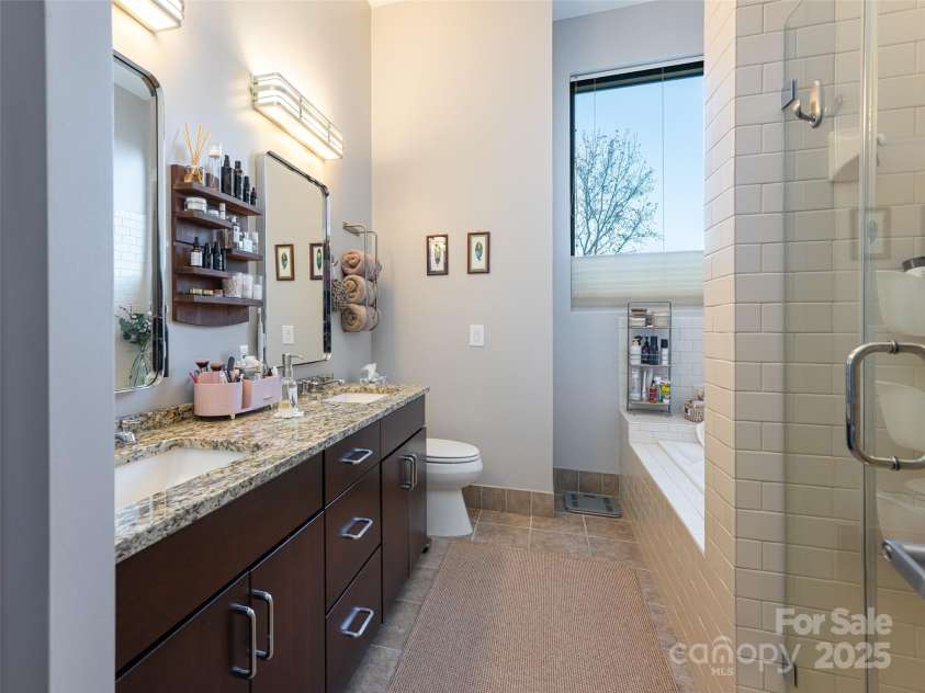 60 Market Street, Asheville, NC 28801.  MLS# CAR4321764, YatesRealty ID 1000. 