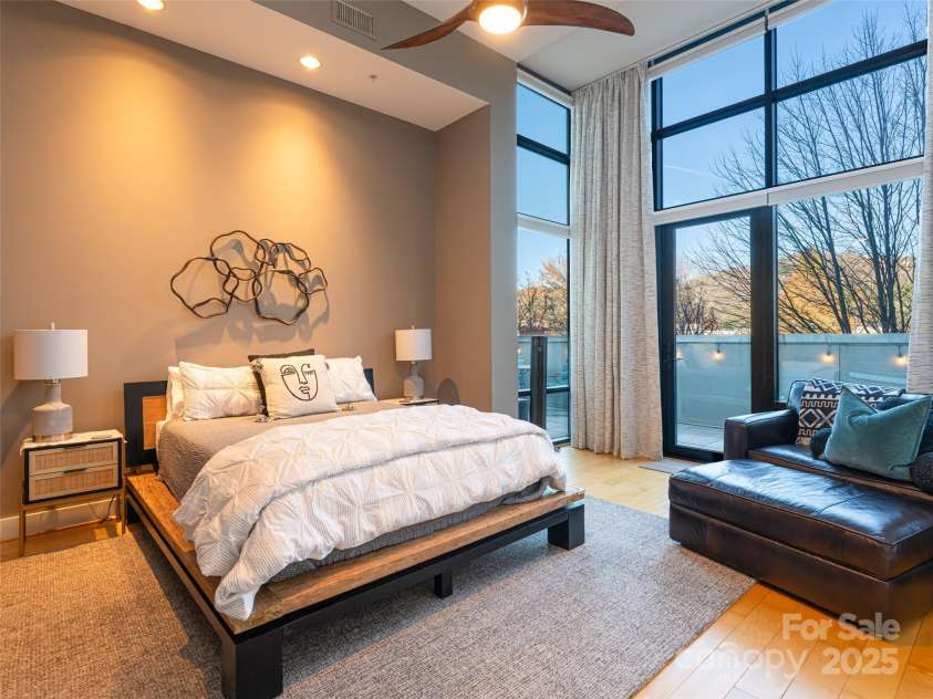 60 Market Street, Asheville, NC 28801.  MLS# CAR4321764, YatesRealty ID 1000. 