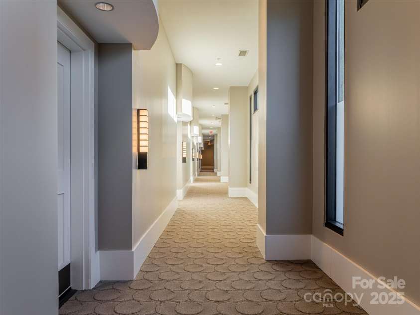 60 Market Street, Asheville, NC 28801.  MLS# CAR4321764, YatesRealty ID 1000. Attractive common areas