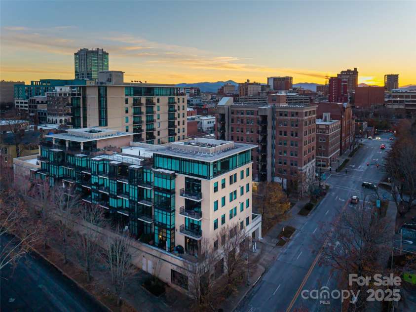 60 Market Street, Asheville, NC 28801.  MLS# CAR4321764, YatesRealty ID 1000. One-of-a-kind condo with two large terraces