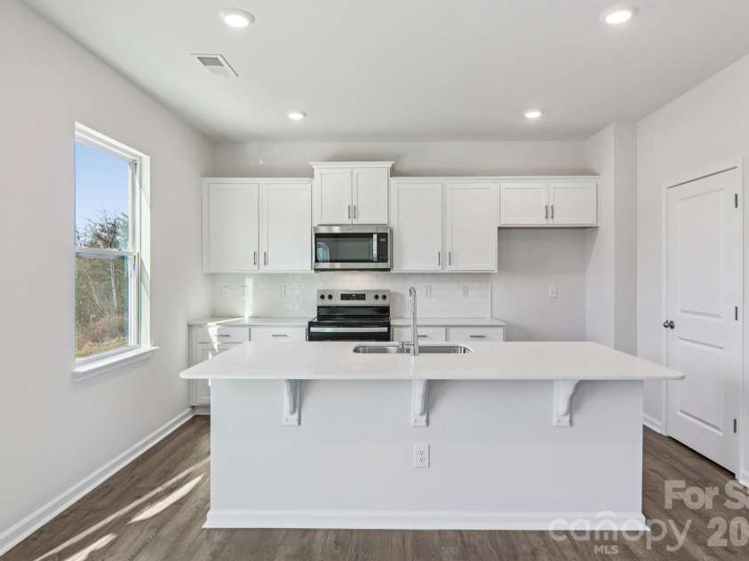827 Adelston Lane, Asheville, NC 28804.  MLS# CAR4264538, YatesRealty ID 10000. 