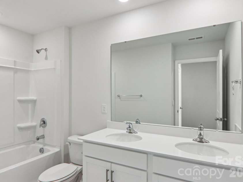 827 Adelston Lane, Asheville, NC 28804.  MLS# CAR4264538, YatesRealty ID 10000. 