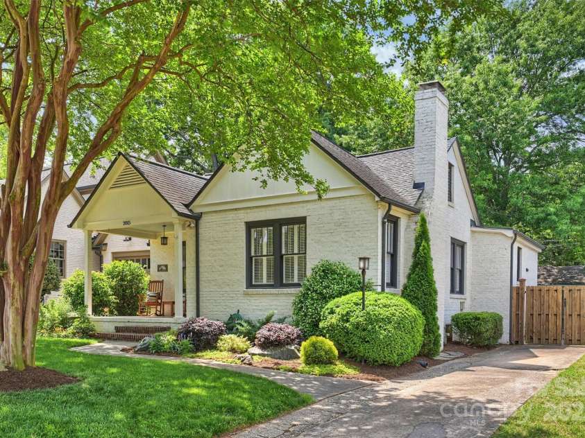 2015 Club Road, Charlotte, NC 28205.  MLS# CAR4252825, YatesRealty ID 10002. 