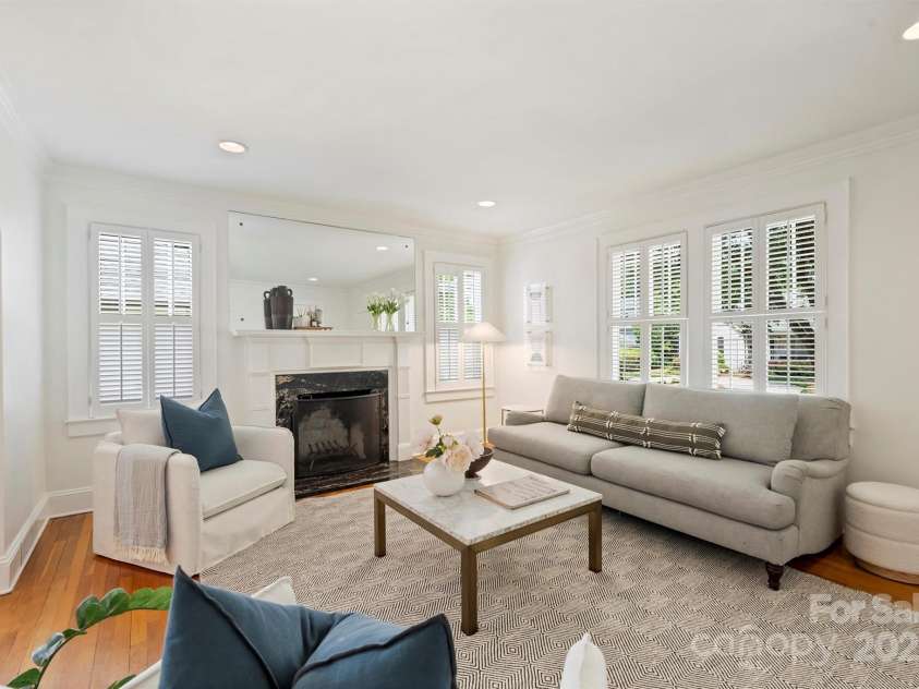 2015 Club Road, Charlotte, NC 28205.  MLS# CAR4252825, YatesRealty ID 10002. 