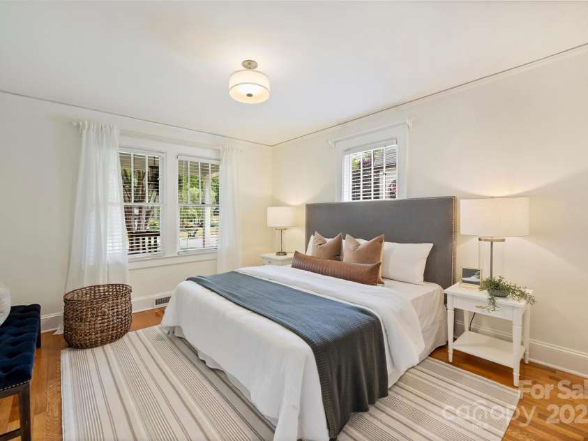 2015 Club Road, Charlotte, NC 28205.  MLS# CAR4252825, YatesRealty ID 10002. 