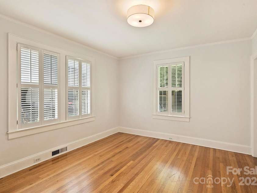 2015 Club Road, Charlotte, NC 28205.  MLS# CAR4252825, YatesRealty ID 10002. 