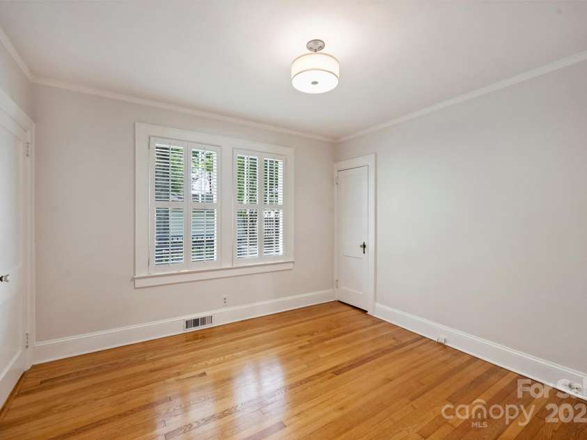 2015 Club Road, Charlotte, NC 28205.  MLS# CAR4252825, YatesRealty ID 10002. 