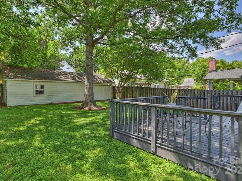 2015 Club Road, Charlotte, NC 28205.  MLS# CAR4252825, YatesRealty ID 10002. 