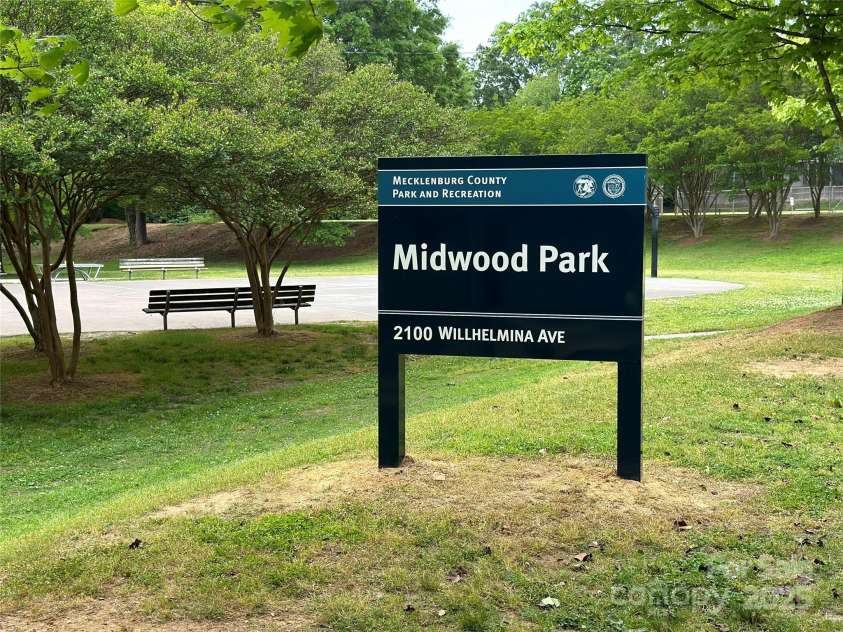 2015 Club Road, Charlotte, NC 28205.  MLS# CAR4252825, YatesRealty ID 10002. 