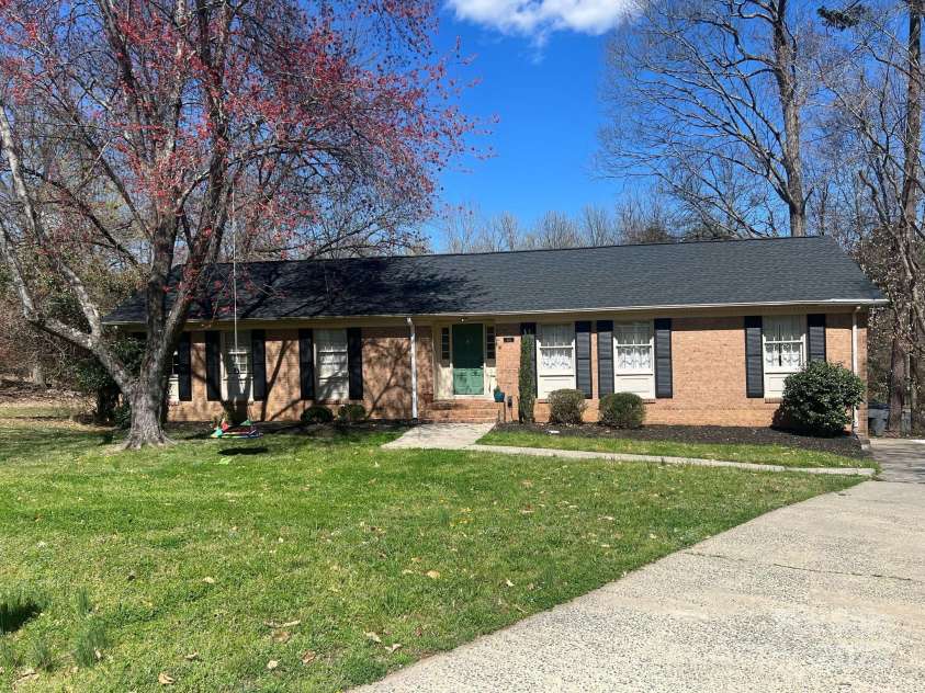 100 Chadmore Drive, Charlotte, NC 28270.  MLS# CAR4232796, YatesRealty ID 10003. 