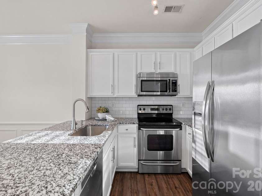 121 Quarter Lane, Mooresville, NC 28117.  MLS# CAR4334394, YatesRealty ID 10003. 
