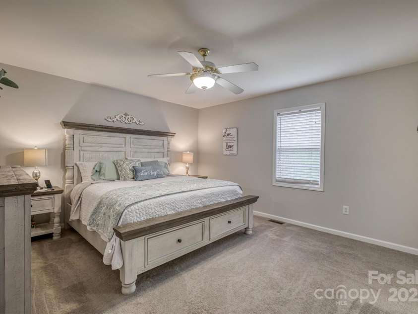 3704 25th Street Place, Hickory, NC 28601.  MLS# CAR4242158, YatesRealty ID 10004. 