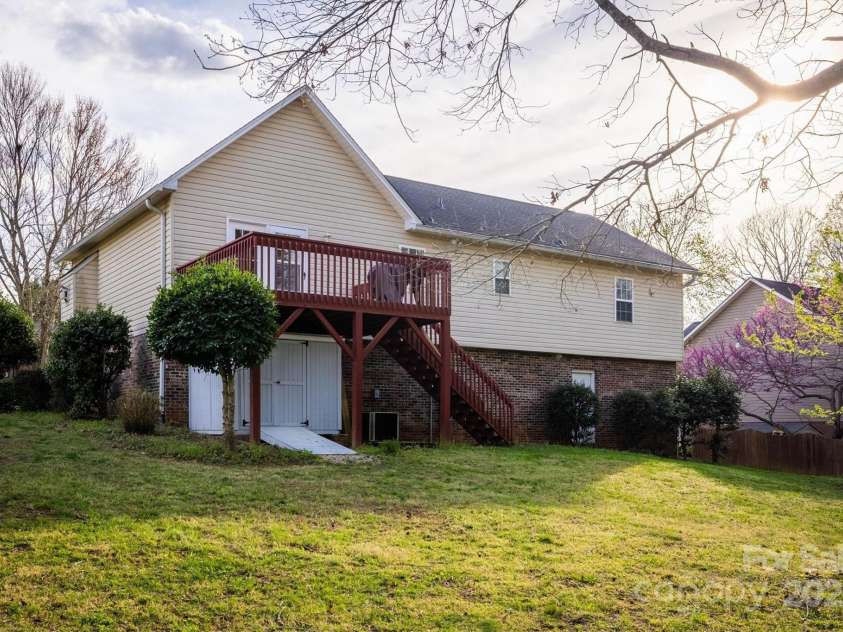 3704 25th Street Place, Hickory, NC 28601.  MLS# CAR4242158, YatesRealty ID 10004. Back Facade