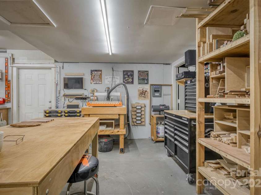 3704 25th Street Place, Hickory, NC 28601.  MLS# CAR4242158, YatesRealty ID 10004. Garage workshop