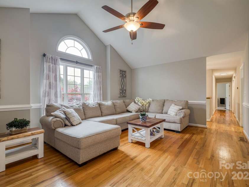 3704 25th Street Place, Hickory, NC 28601.  MLS# CAR4242158, YatesRealty ID 10004. Main level living room