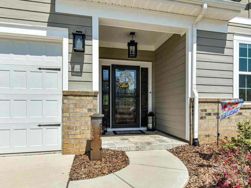 1154 Overlake Drive, Belmont, NC 28012.  MLS# CAR4365653, YatesRealty ID 10006. 