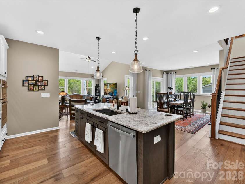 1154 Overlake Drive, Belmont, NC 28012.  MLS# CAR4365653, YatesRealty ID 10006. 