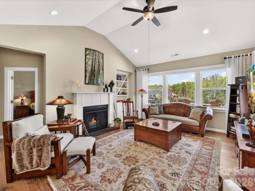 1154 Overlake Drive, Belmont, NC 28012.  MLS# CAR4365653, YatesRealty ID 10006. 
