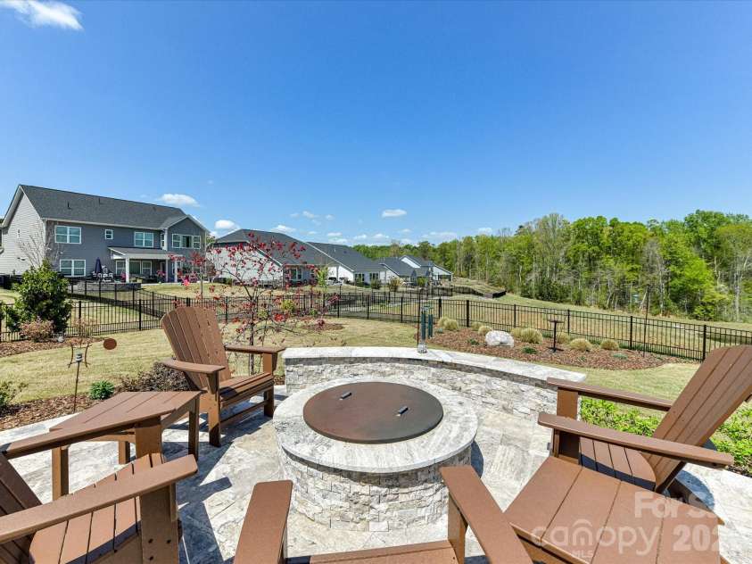 1154 Overlake Drive, Belmont, NC 28012.  MLS# CAR4365653, YatesRealty ID 10006. 