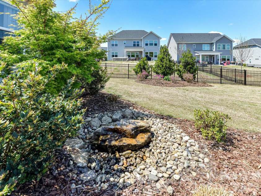 1154 Overlake Drive, Belmont, NC 28012.  MLS# CAR4365653, YatesRealty ID 10006. 