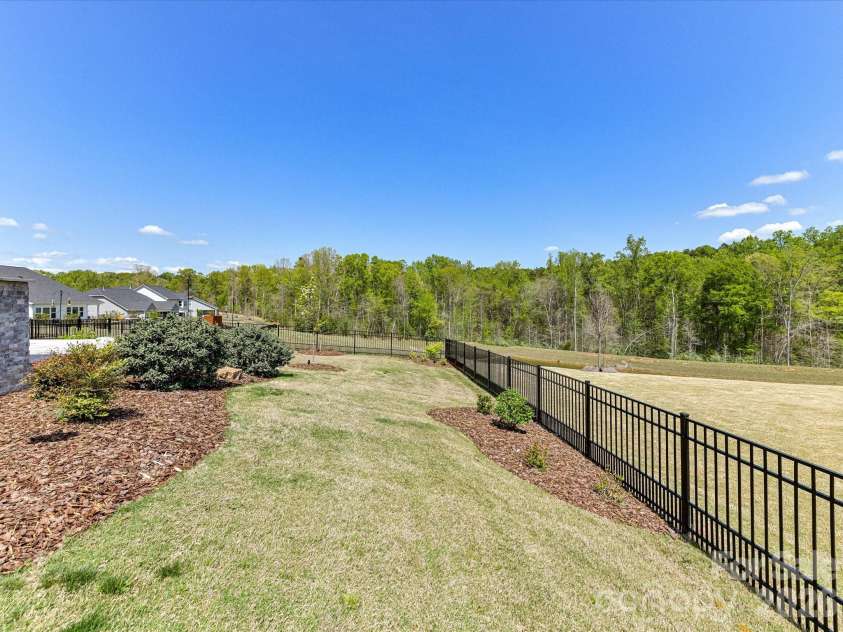 1154 Overlake Drive, Belmont, NC 28012.  MLS# CAR4365653, YatesRealty ID 10006. 