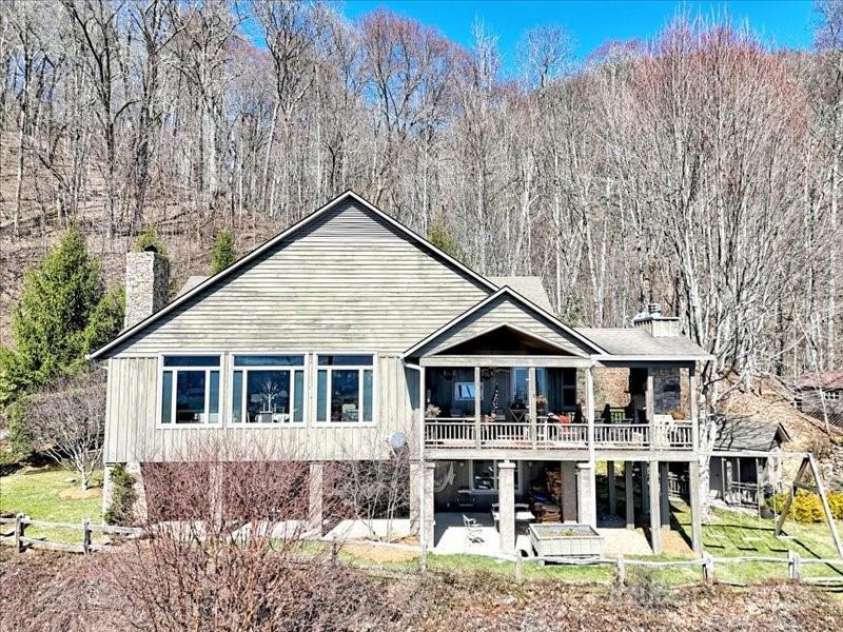 116 Dana Road, Waynesville, NC 28786.  MLS# CAR4243945, YatesRealty ID 10006. 