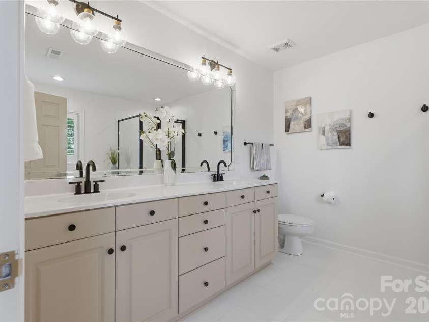 11282 Ballanvilla Drive, Charlotte, NC 28277.  MLS# CAR4362908, YatesRealty ID 10007. Long Dbl. Vanity Master Bath