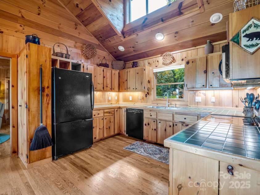 1692 Becky Mountain Road, Brevard, NC 28712.  MLS# CAR4245116, YatesRealty ID 10007. 