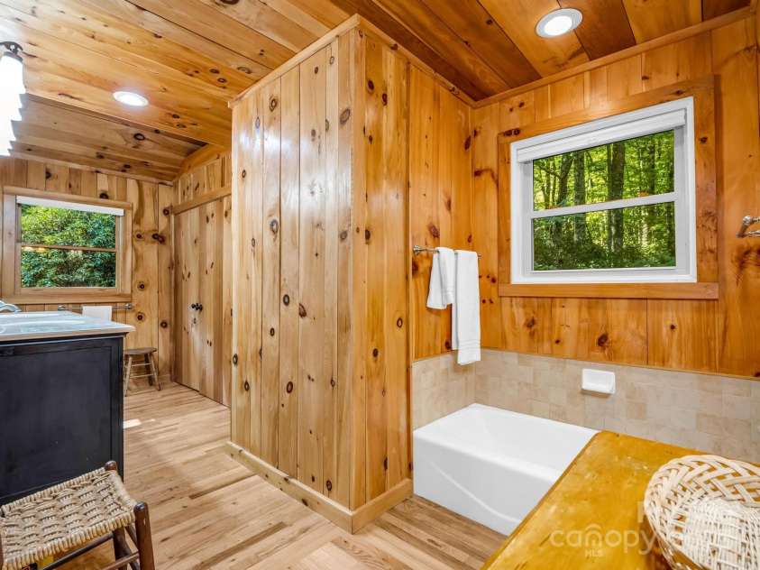 1692 Becky Mountain Road, Brevard, NC 28712.  MLS# CAR4245116, YatesRealty ID 10007. 