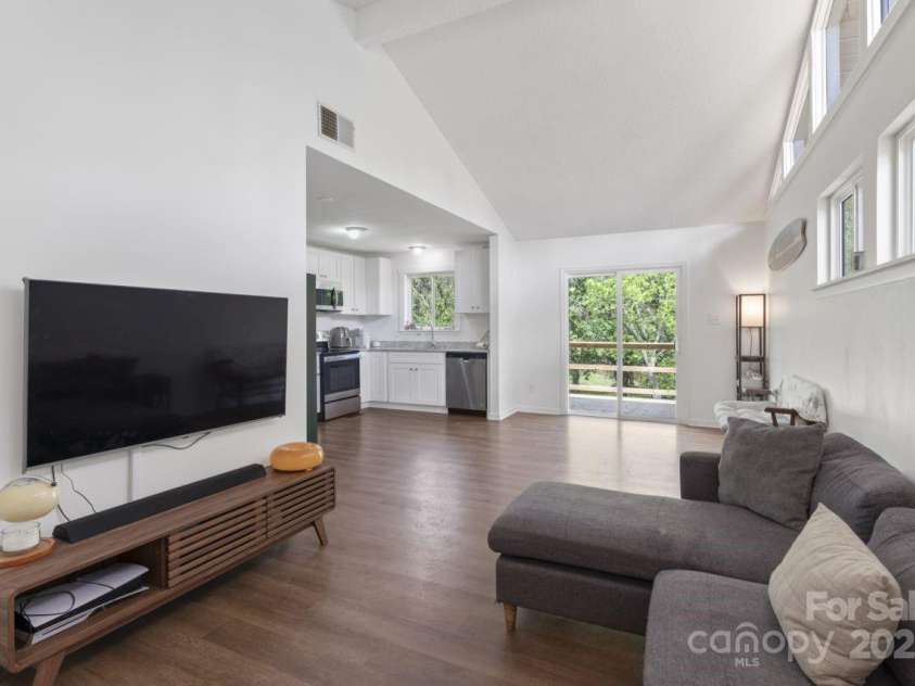 2403 Earley Circle, Kannapolis, NC 28083.  MLS# CAR4239439, YatesRealty ID 10008. Entrance view