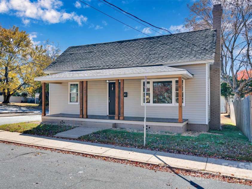 201 Mccubbins Street, Salisbury, NC 28144.  MLS# CAR4319947, YatesRealty ID 10009. 
