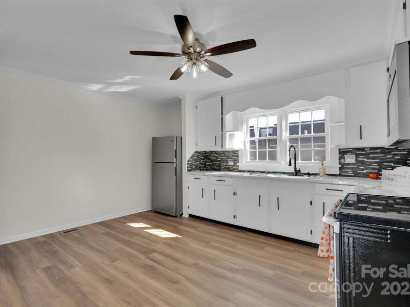 201 Mccubbins Street, Salisbury, NC 28144.  MLS# CAR4319947, YatesRealty ID 10009. 
