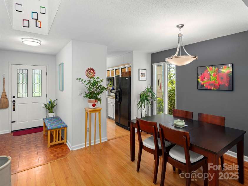 101 Beaver Ridge Road, Asheville, NC 28804.  MLS# CAR4246008, YatesRealty ID 1001. 