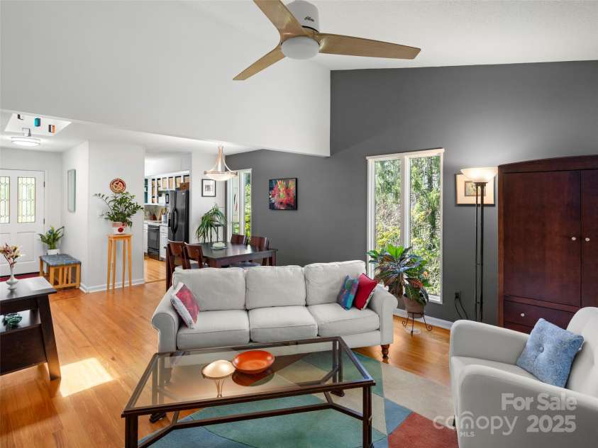 101 Beaver Ridge Road, Asheville, NC 28804.  MLS# CAR4246008, YatesRealty ID 1001. 