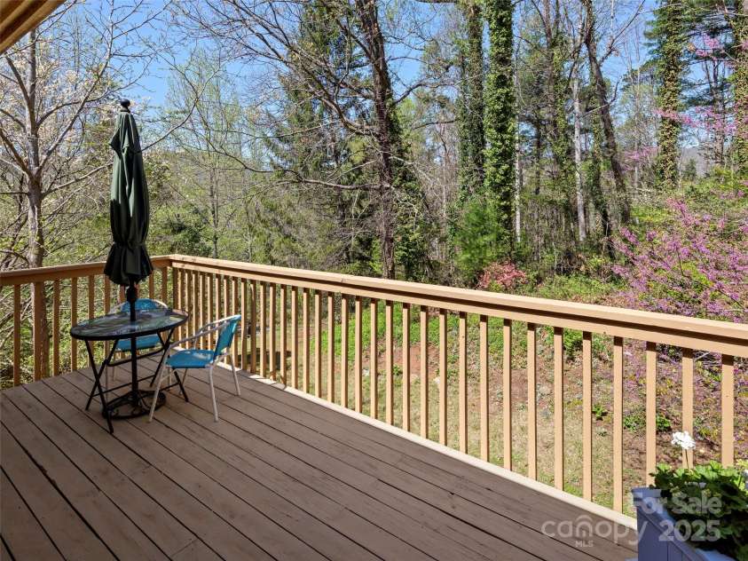 101 Beaver Ridge Road, Asheville, NC 28804.  MLS# CAR4246008, YatesRealty ID 1001. 