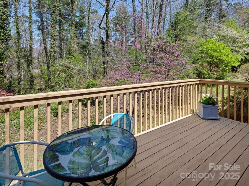 101 Beaver Ridge Road, Asheville, NC 28804.  MLS# CAR4246008, YatesRealty ID 1001. 